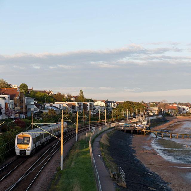 Marine Villa Hotel & Suites - Close To Beach, Train Station & Southend Airport 外观 照片