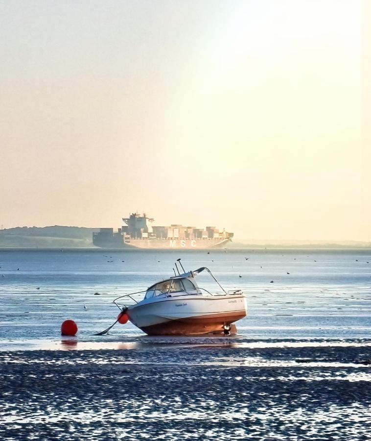 Marine Villa Hotel & Suites - Close To Beach, Train Station & Southend Airport 外观 照片